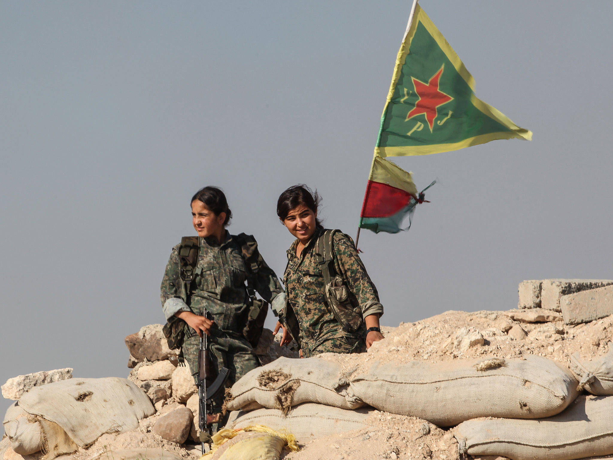 Atran ha trobat que els combatents kurds sovint tenen un sentiment per la pàtria molt semblant al dels gihadistes per la seva religió. 