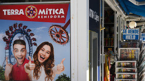 Benidorm. Compacta i vertical