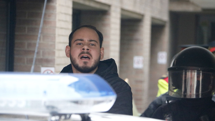 Els Mossos s'emporten detingut el raper Pablo Hasél. Agència Catalana de Notícies