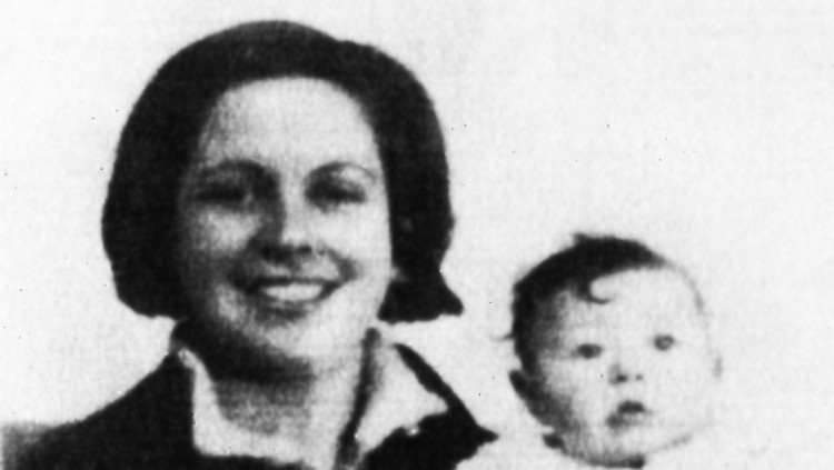Aurora Picornell, amb la seva filla. Viquipèdia