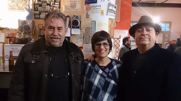 Agustí Agulló i Marcos, la filòloga Sandra Montserrat Buendia i Joan-Carles Martí i Casanova al Casal Jaume I d'Elx. Facebook Joan-Carles Martí i Casanova