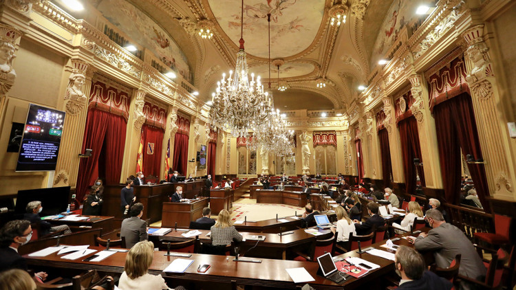 Ple al Parlament Balear. Europa Press