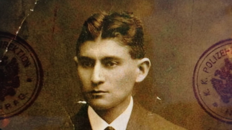 Foto de Kafka al seu passaport.