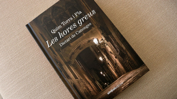 El llibre 'Les hores greus' (Símbol editors, 2021) del president Quim Torra. Agència Catalana de Notícies