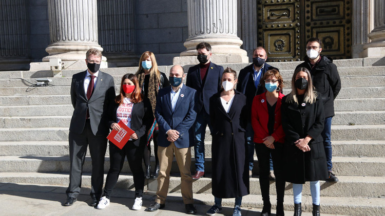 Pla general de representants d'ERC, JxCat, PDeCAT, la CUP, Òmnium Cultural i Amnistia i Llibertat davant del Congrés en la presentació de la llei d'amnistia. Agència Catalana de Notícies