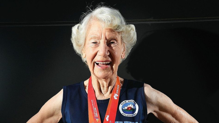 Heather Lee, campiona de marxa, rècord amb 92 anys. Der Spiegel
