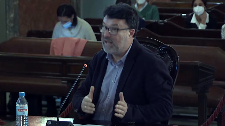 Pla mitjà del diputat d'ERC Joan Josep Nuet durant el seu interrogatori en el judici al Tribunal Suprem. Agència Catalana de Notícies