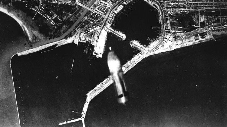 Bombardeig del port del 24 de febrer de 1937. Archivo del Ejército del Aire, Villaviciosa de Odón, Madrid