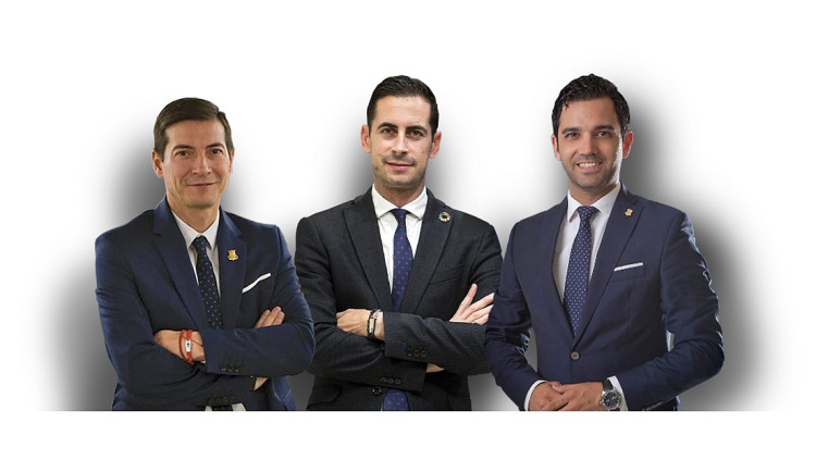 Els socialistes Rafa García, Carlos Fernández Bielsa i Juan Antonio Sagredo, alcaldes respectius de Burjassot, Mislata i Paterna.