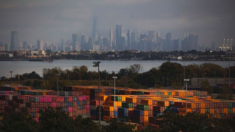 Terminal de contenidors al port de Nova York. Der Spiegel