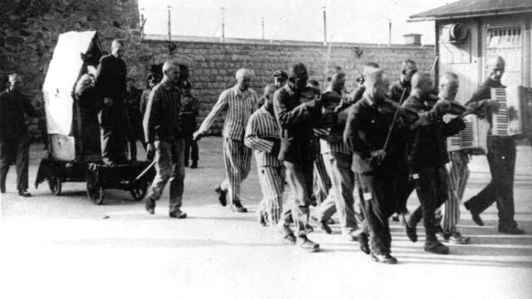 Camp de Mauthausen. Viquipèdia