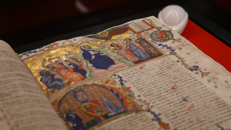 Un dels exemplars exhibits a l'exposició 'La luz de la Edad Media en la literatura catalana'. Agència Catalana de Notícies