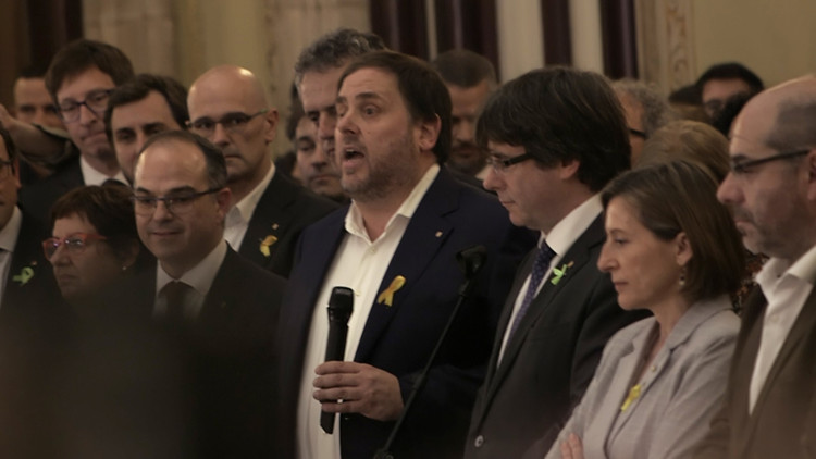 Frame de la pel·lícula 'El xoc' amb Oriol Junqueras, Jordi Rull i Carles Puigdemont. Imatge del 2017. Agència Catalana de Notícies