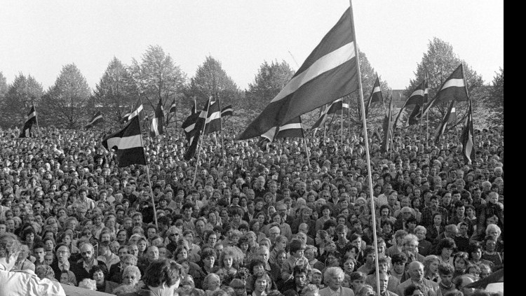 Manifestació independentista a Letònia el 1991