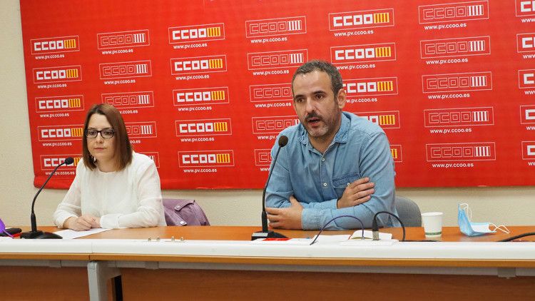 Ana Belén Montero, secretària de Política Social i Joventut de CCOO PV; i Carlos Gutiérrez, secretari de Joventut i Noves Realitats del Treball de CCOO estatal. CCOO País Valencià
