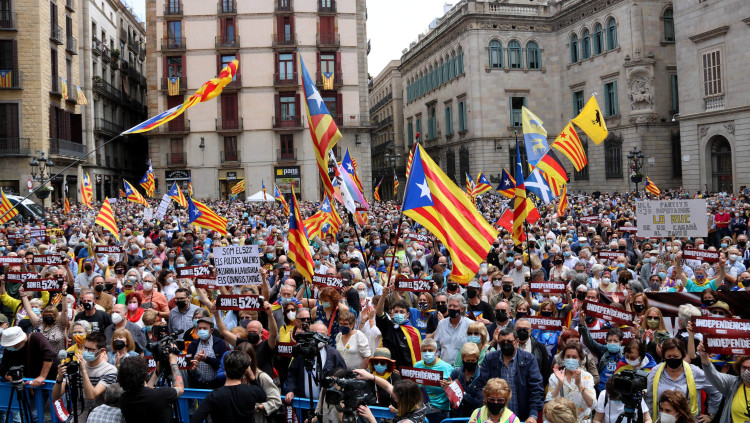 Gran pla general de la manifestació de l'ACN a la plaça Sant Jaume de Barcelona per exigir la formació d'un Govern independentista, el 16 de maig del 2021. Agència Catalana de Notícies