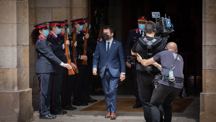 Pere Aragonès surt del Parlament després de ser investit president. Europa Press