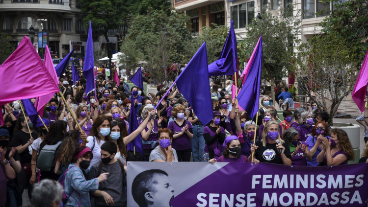 Comcentració contra la 'llei mordassa' a València. Europa Press