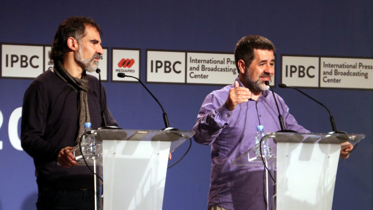 El president d'Òmnium Cultural, Jordi Cuixart, i el president de l'ANC, Jordi Sánchez, al Centre Internacional de Premsa el 30 de setembre del 2017. Agència Catalana de Notícies