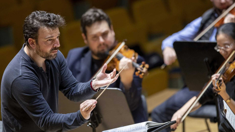 James Gaffigan. Miguel Lorenzo