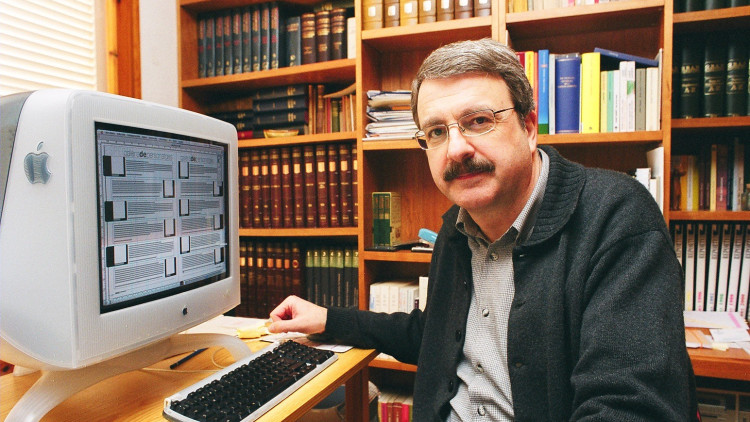 Joan Pujadas, membre fundador de la revista de l'Alt Maresme, Repòrter (1992-2001). Pineda de Mar. 2001. Saül Gordillo