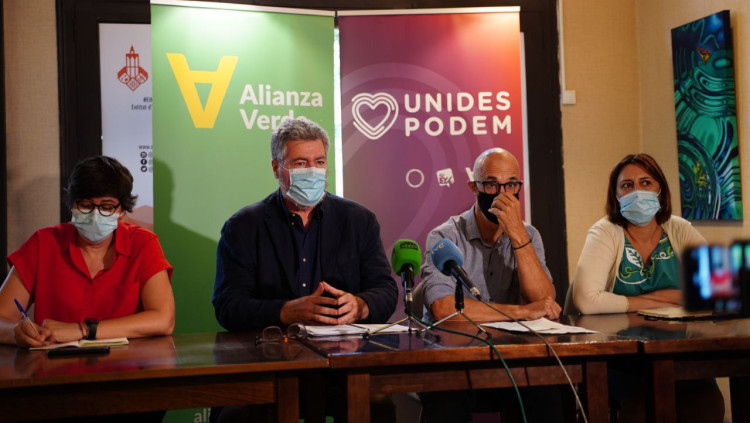 Pilar Lima, Juan López de Uralde, Julià Álvaro i Rosa Pérez en la presentació aquest dimarts d'Aliança Verda| @pilar_lima