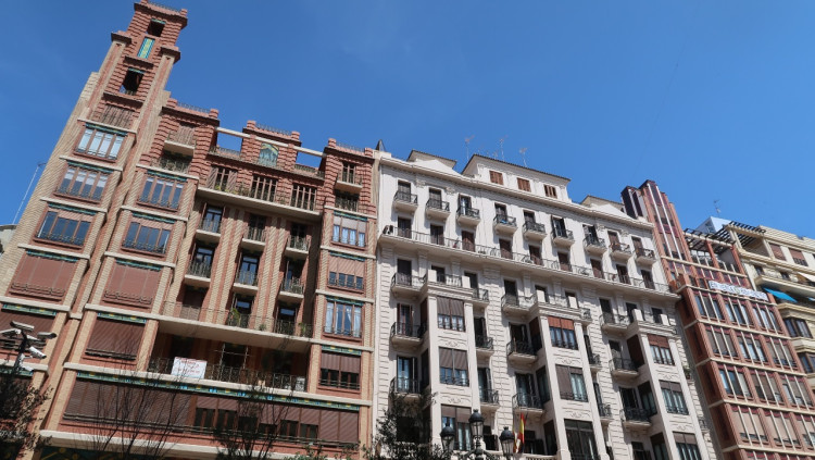 Casa Gil, a l'esquerra, Casa Cervera, a la dreta. @Vicent Artur Moreno