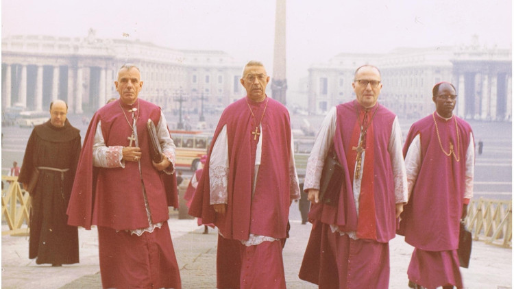 Tarancon al Concili Vaticà II. Octubre 1963 D'esquerra a dreta els bisbes Ramon Masnou de Vic,  Vicent Enrique Tarancon de Solsona i Josep Pont de Sogorb-Castelló