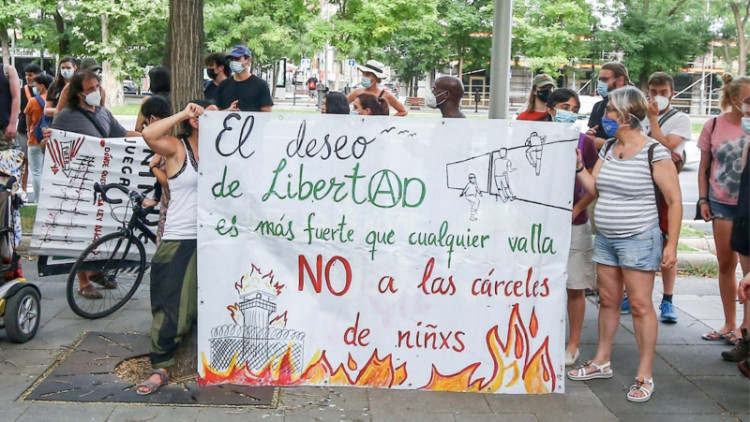 Protesta contra l'expulsió de migrants davant la porta del Ministeri d'Interior, la setmana passada.. EUROPA PRESS