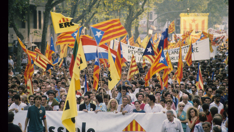 Imatge de la Diada de 1991. Carme Puértolas / Arxiu EL TEMPS