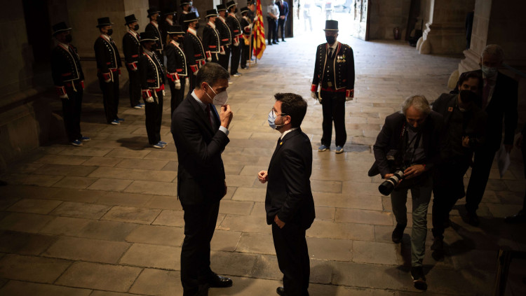 El president Pere Aragonès rep el president espanyol, Pedro Sánchez, al Palau de la Generalitat. Europa Press