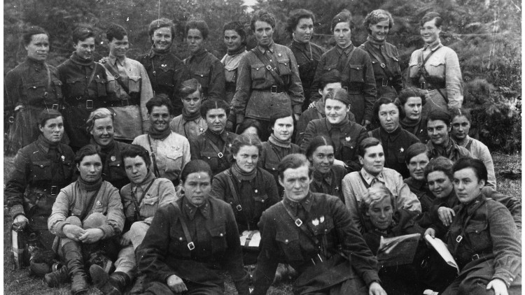 Pilots del 588è regiment d’aviació de bombarders lleugers nocturns soviètics, les Bruixes de la Nit.