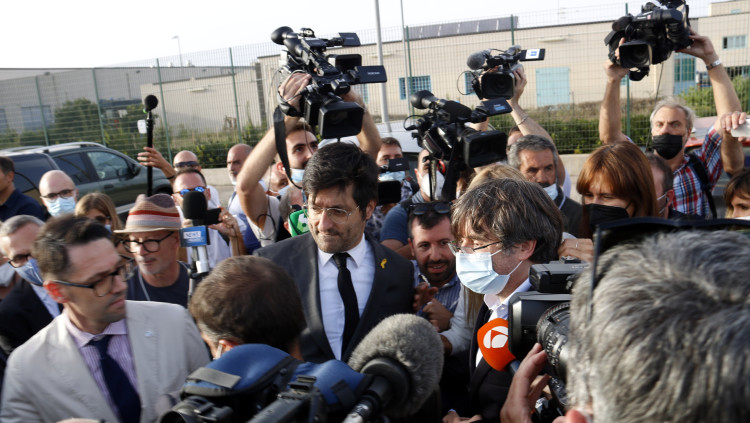 El president a l'exili, Carles Puigdemont, al sortir de la presó de Sàsser. Agència Catalana de Notícies