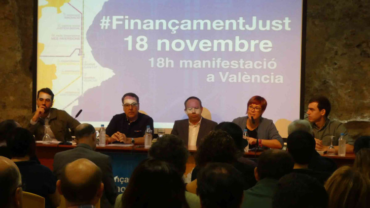 Representants de les forces sindicals i polítiques presenten la marxa contra l'infrafinançament del País Valencià