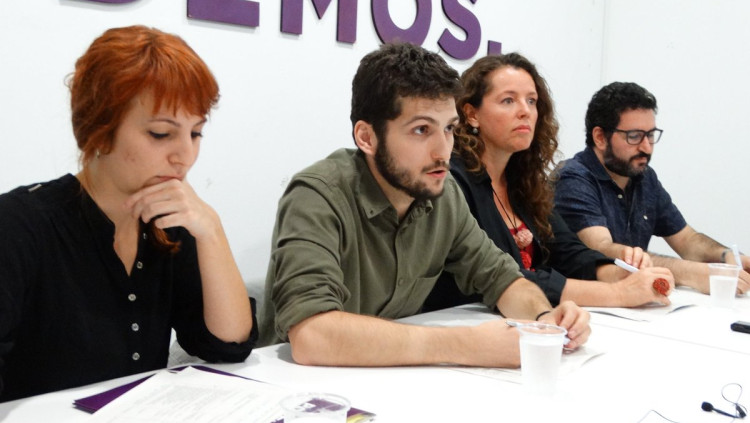 D'esquerra a dreta: Rocío Segura, Antonio Estañ, Beatriz Gascó i David Torres expliquen les exigències de Podem als comptes de la Generalitat Valenciana per a 2018