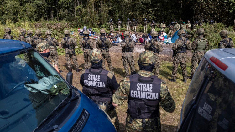 Polònia ha utilitzat la violència per assegurar-se que cap refugiat ingresse al país des de Bielorússia. Der Spiegel
