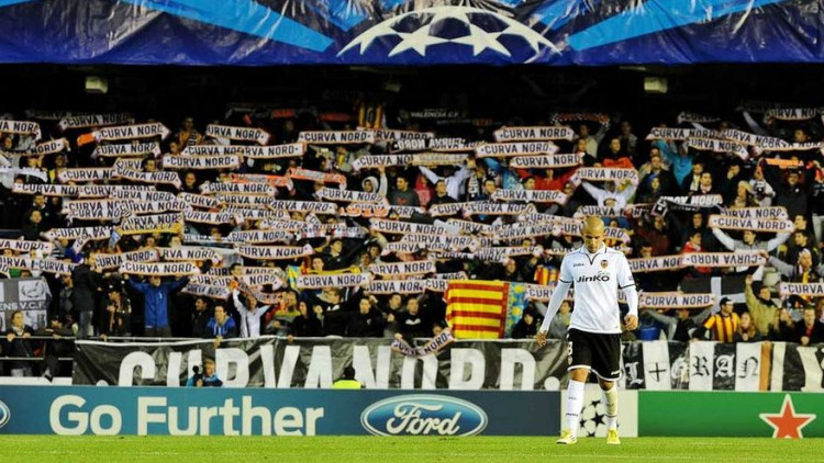 Estampa de la Curva Nord a Mestalla| @CN10_VCF
