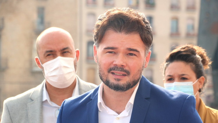 Pla mitjà del diputat al Congrés per ERC Gabriel Rufián a Tortosa. Agència Catalana de Notícies