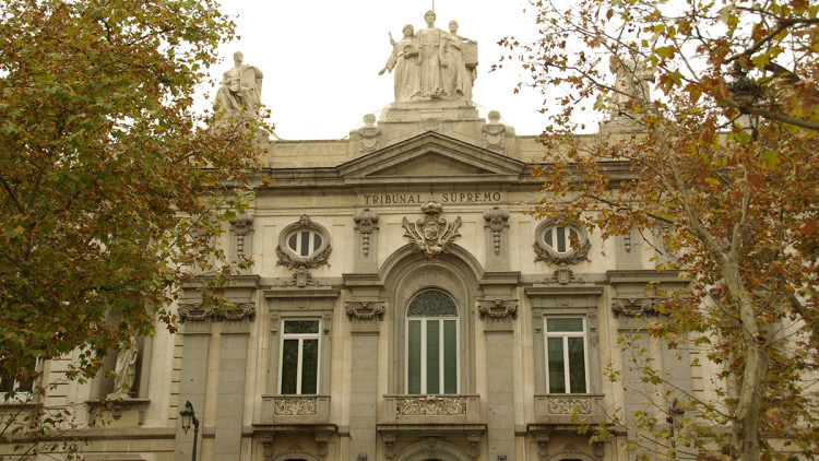 Façana del Tribunal Suprem, a Madrid. Concepcion AMAT ORTA…, CC BY 3.0, via Wikimedia Commons