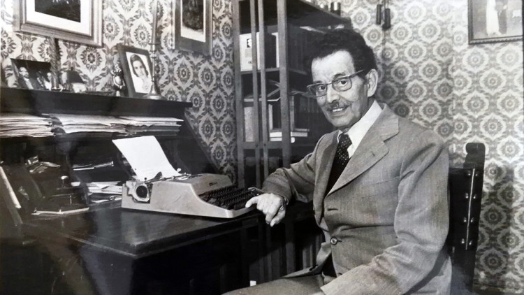 Enric Valor el 1982. © JVRodriguez | Enllaç a la pàgina de l'autor: www.fotojvrodriguez.es”