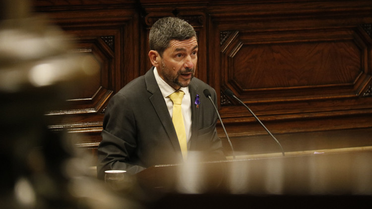 El diputat de JxCat, Joan Canadell, va pronunciar un discurs hostil contra el pacte amb els comuns per l'aprovació pressupostària que va generar malestar en Esquerra Republicana, soci de Govern del seu partit. Agència Catalana de Notícies