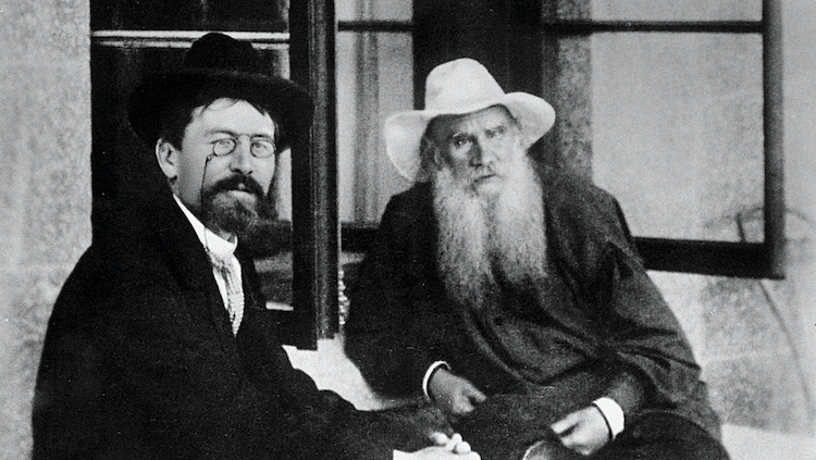 Txékhov (a l'esquerra) i Tolstoi a Ialta (1900)
