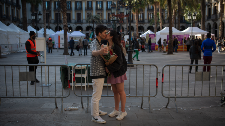 Plaça Reial de Barcelona, el Sant Jordi de 2021. David Zorrakino / EUROPA PRESS