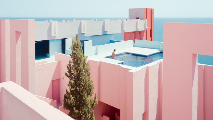 La Muralla Roja de Calp, obra de Ricardo Bofill // GREGORI CIVERA