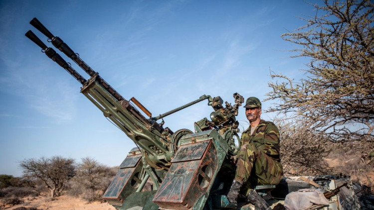 Un soldat marroquí al Sàhara occidental. Der Spiegel