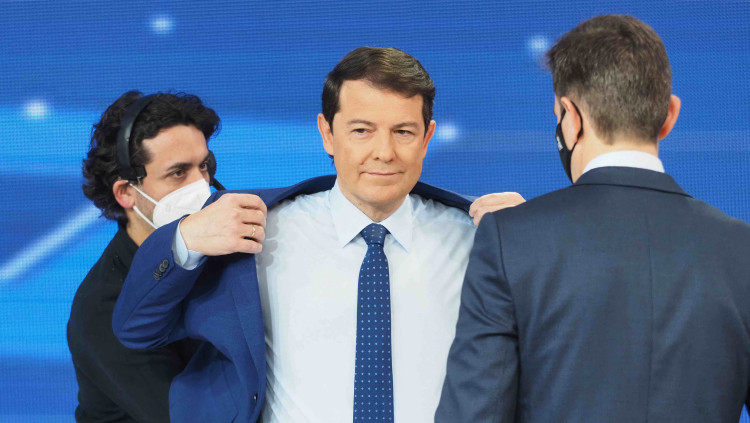 El candidat del PP a la presidència de la Junta de Castella i Lleó, Alfonso Fernández Mañueco, en un dels dos debats electorals.. Europa Press