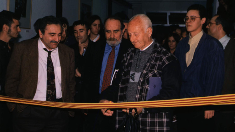 Eliseu Climent, Vicent Gonzálvez, Enrique Cerdán Tato i Jordi Vayà inauguren el Casal Jaume I el 1997. Ferran Bolta / Arxiu EL TEMPS