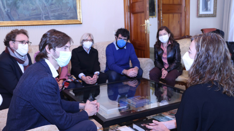 Representants de l'Institut Ramon Llull, amb el director Pere Almeda al capdavant, es reuneixen amb Francina Armengol i altres representants del Govern balear. Europa Press