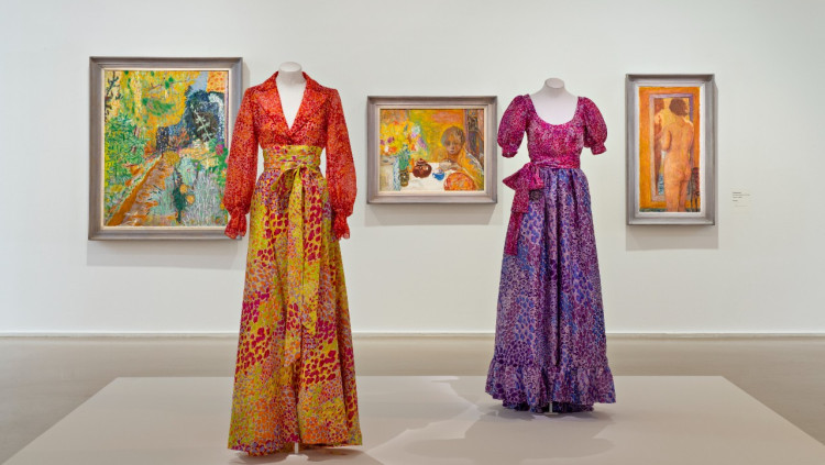 Vestits d'Yves Saint Laurent amb quadres Pierre Bonnard @Nicolas Mathéus
