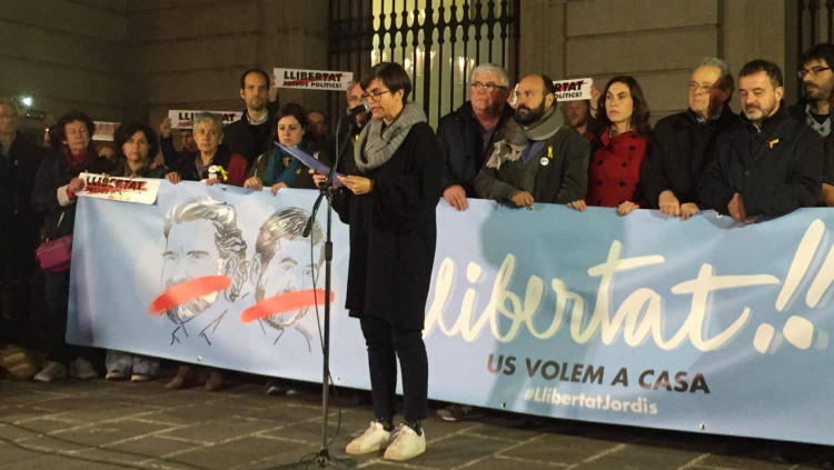 Concentració a Plaça Sant Jaume // Òmnium Cultural